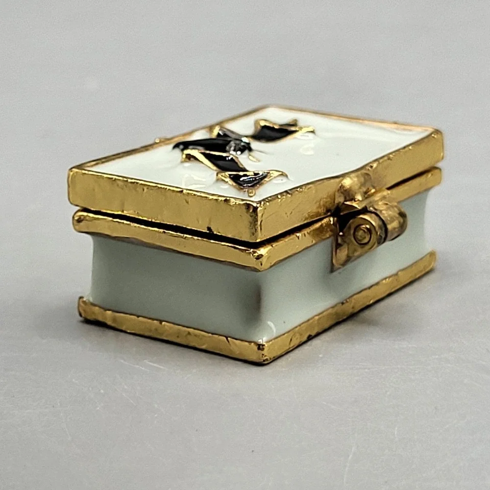 Work of Art Halloween Trinket Box Bat Enamel Hinged Magnetic Shelf Decor